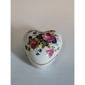 Vtg Royal Windsor Heart Shaped Floral Rose Trinket Box Fine Bone China England